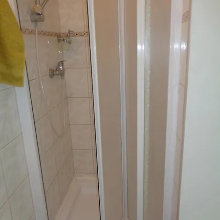 U Lázní - Pro Nenáročné Inn